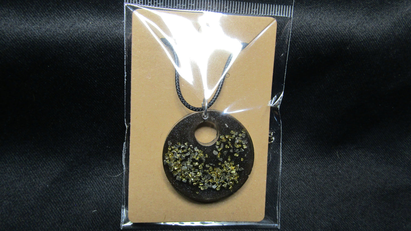 Black/Gold Round Necklace