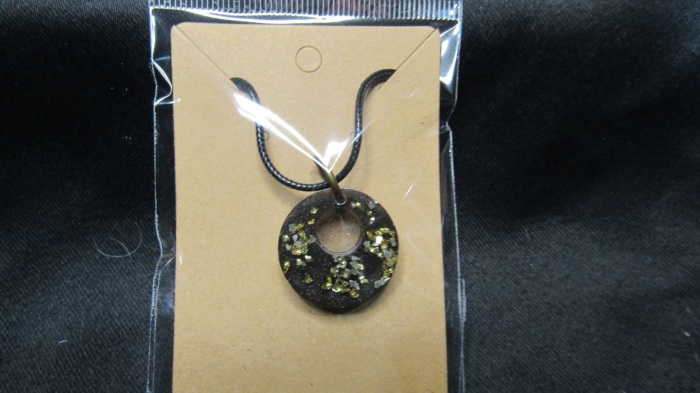 B/G Small Round Necklace