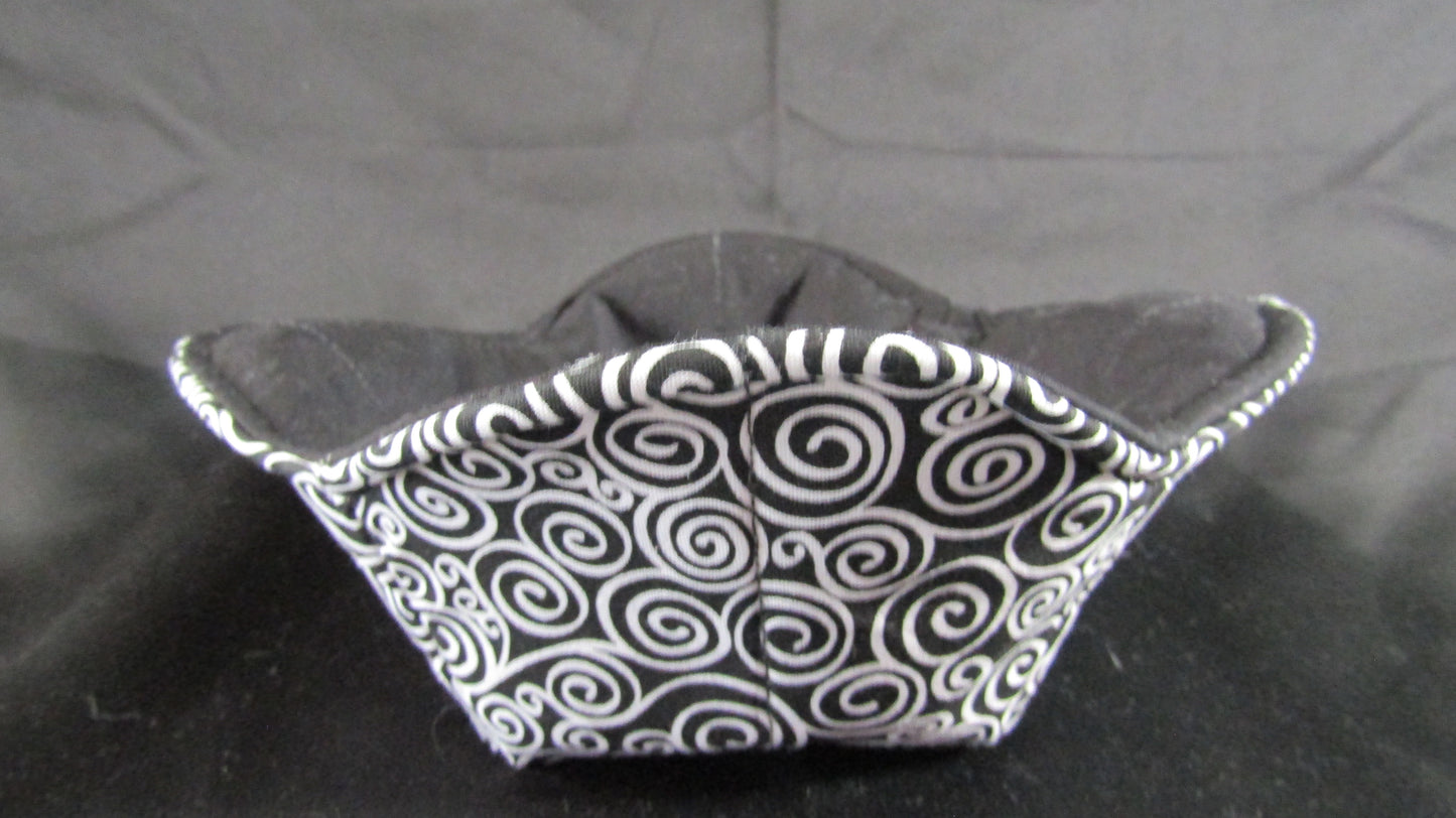 Black/White Swirls Bowl Cozy