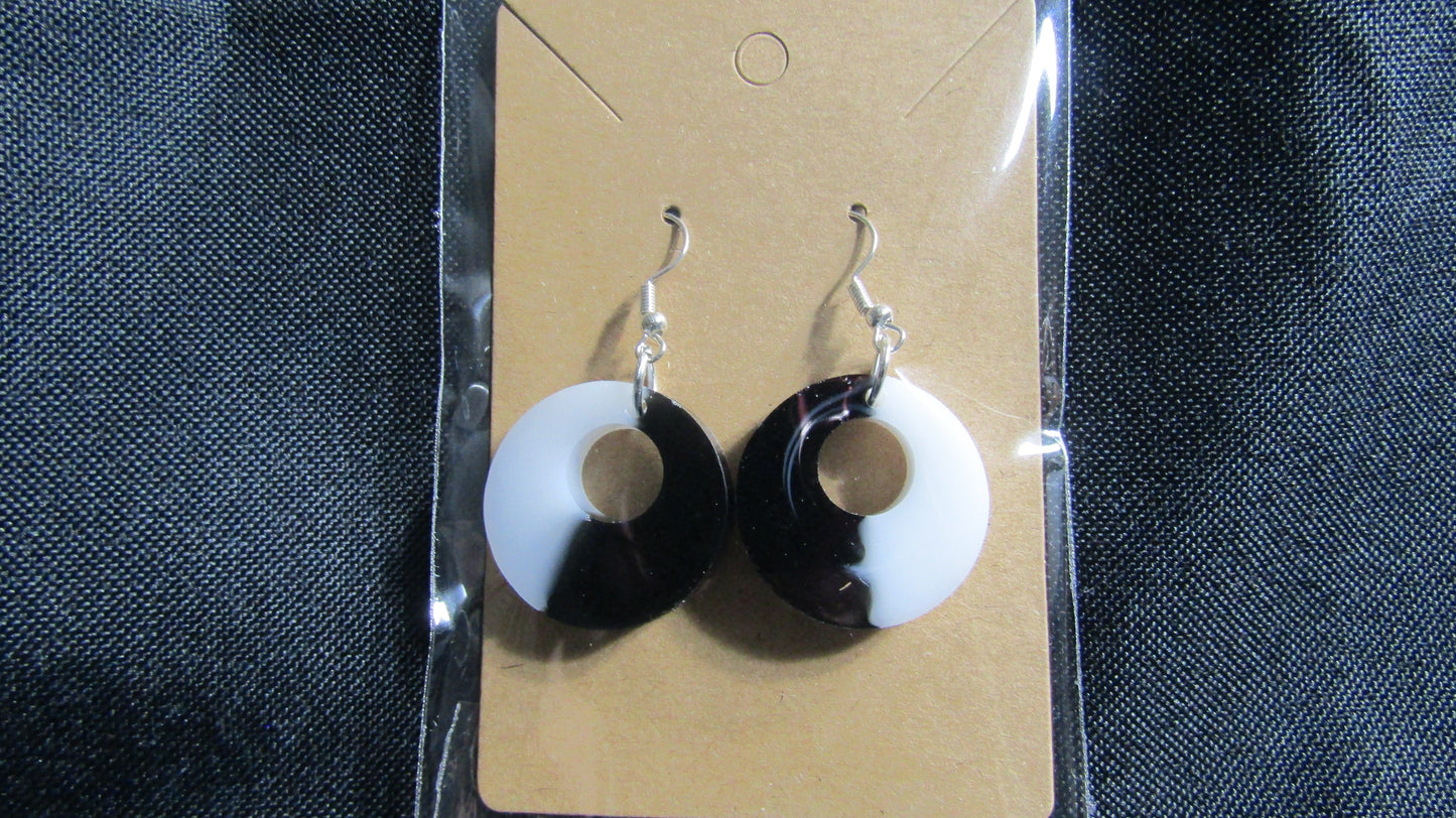 B/W Round Earrings